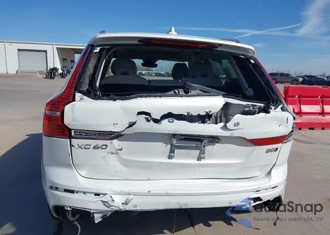 2023 Volvo Xc60 B5 Plus Bright Theme z USA, uszkodzony, nr VIN YV4L12REXP1359748